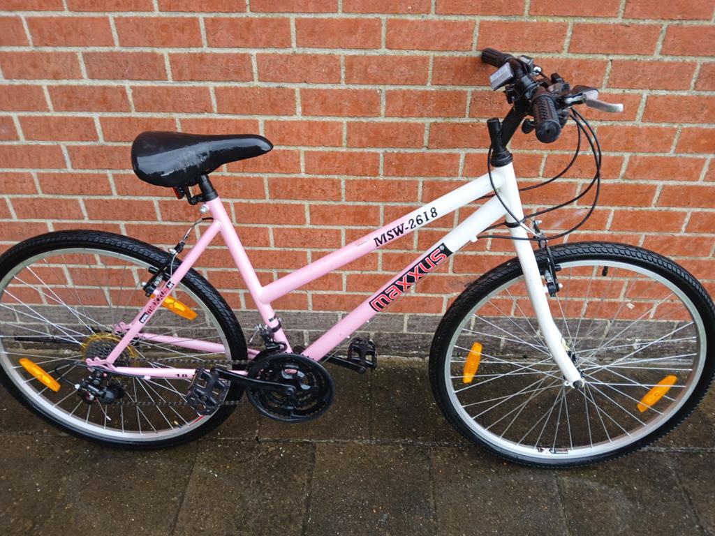 A vendre vélo vtt 26 pouces neuf a voir