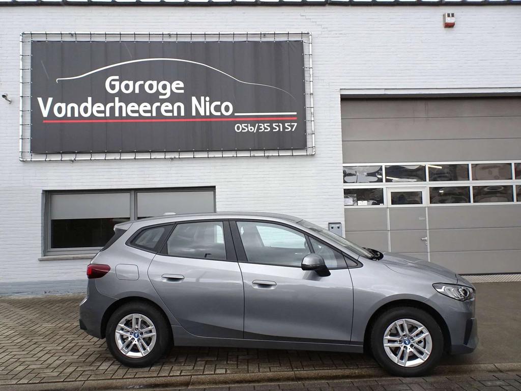 BMW 2 Serie Tourer 225 xeA PHEV (180 kW) CARPLAY,CAMERA,EL., Stof, Gebruikt, https://public.car-pass.be/vhr/3bce9685-7531-437b-b866-e3faf4f7cb91
