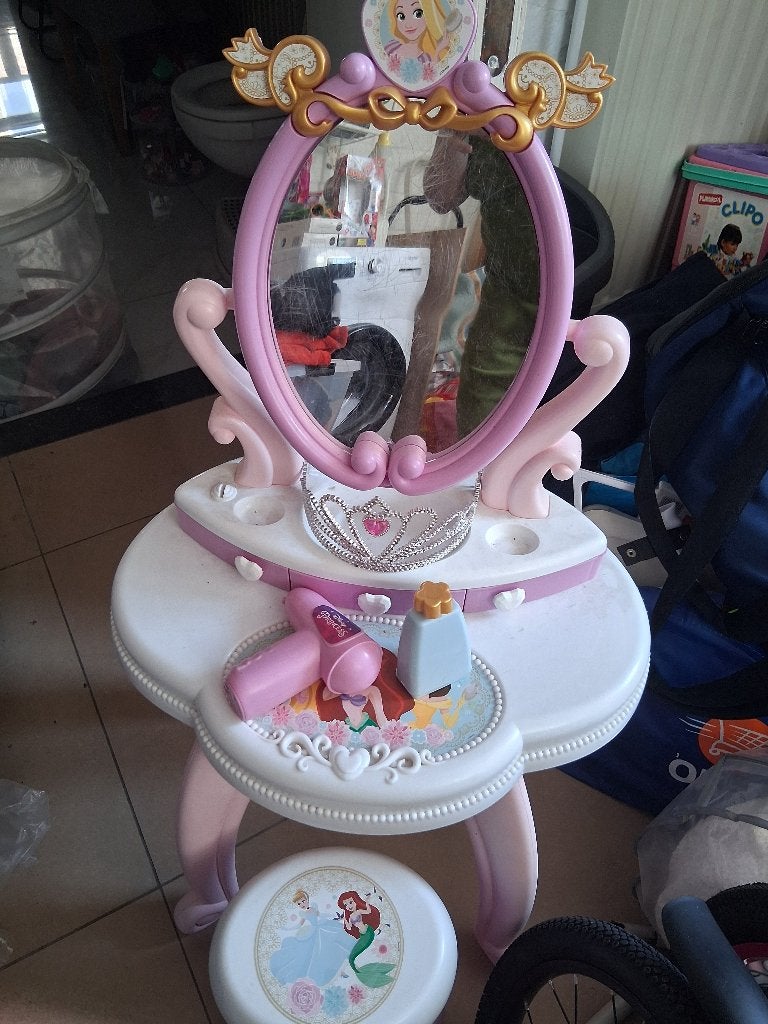 Disney make up tafel, Kinderen en Baby's, Ophalen, Gebruikt