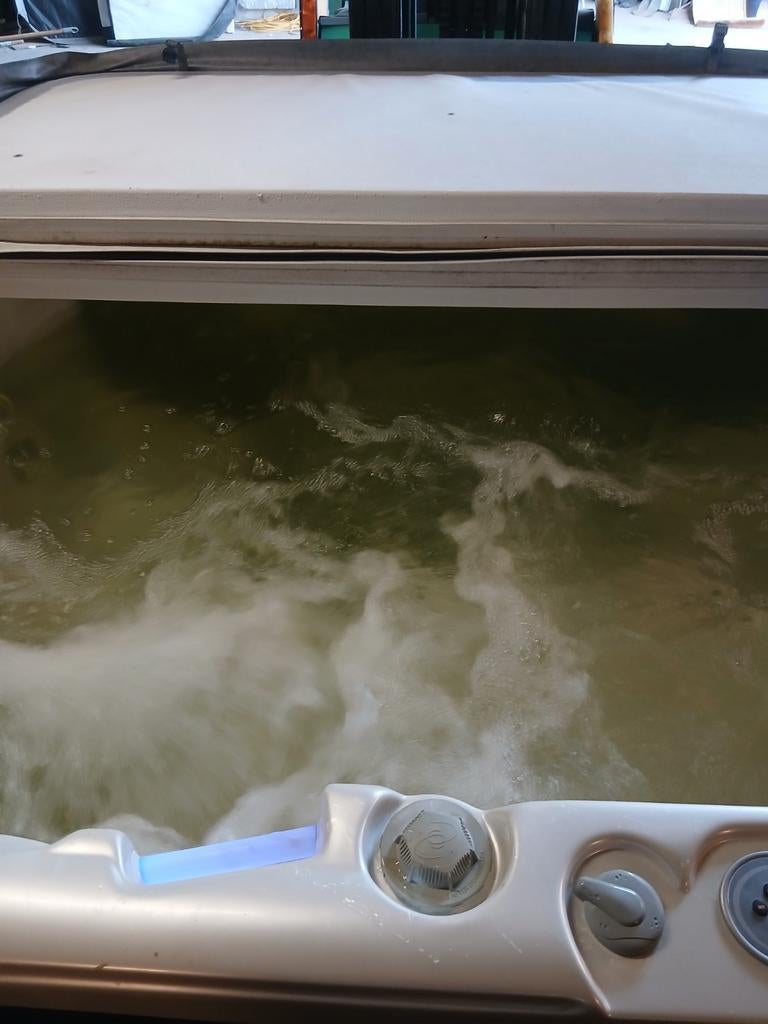 Jacuzzi gratis geleverd geplaatst  spotgoedkoop  zuinig, Ophalen of Verzenden