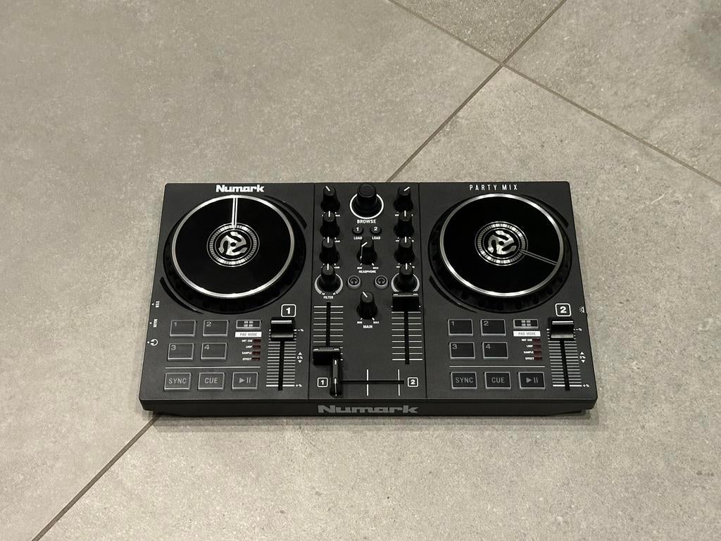 Numark Party Mix 2, parfait état avec la boite, Enlèvement ou Envoi, Platine, Numark