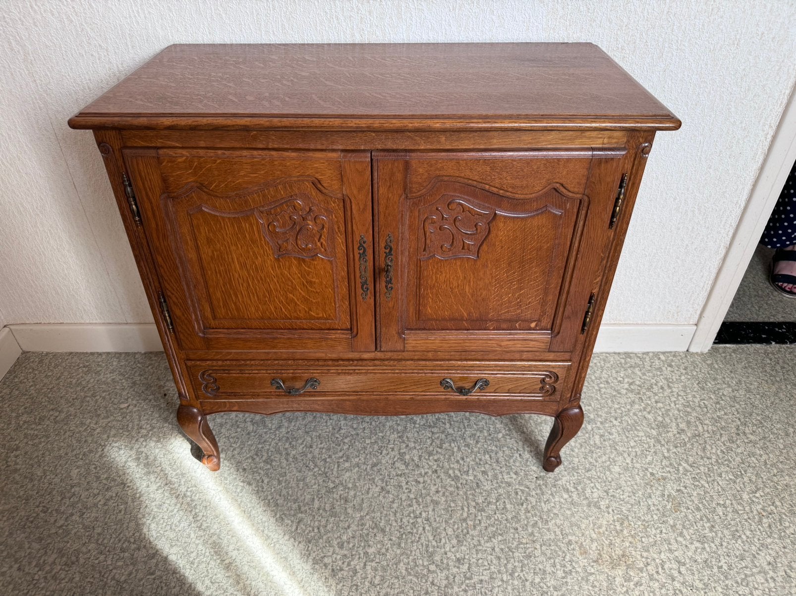 Antieke kast, Ophalen