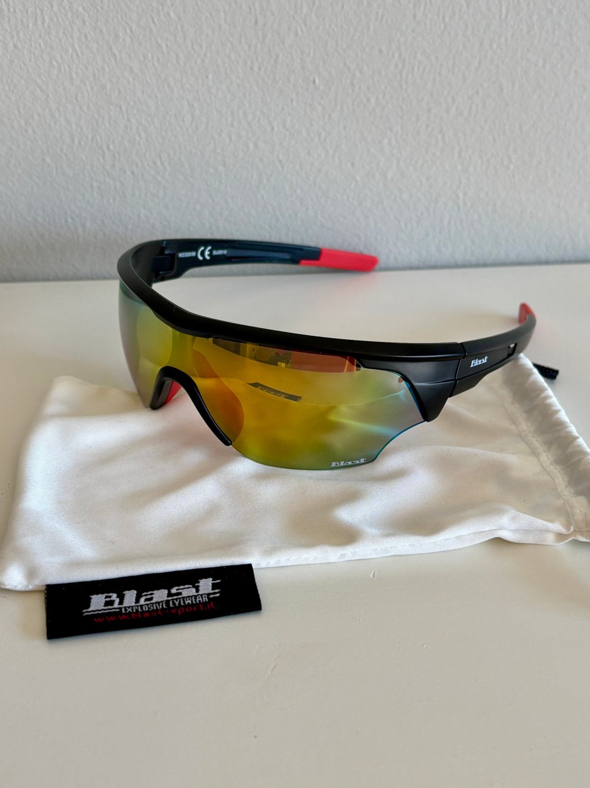 Blast Explosive Eyewear zonnebril – sportieve zonnebril, Overige merken, Zonnebril, Zwart, Nieuw