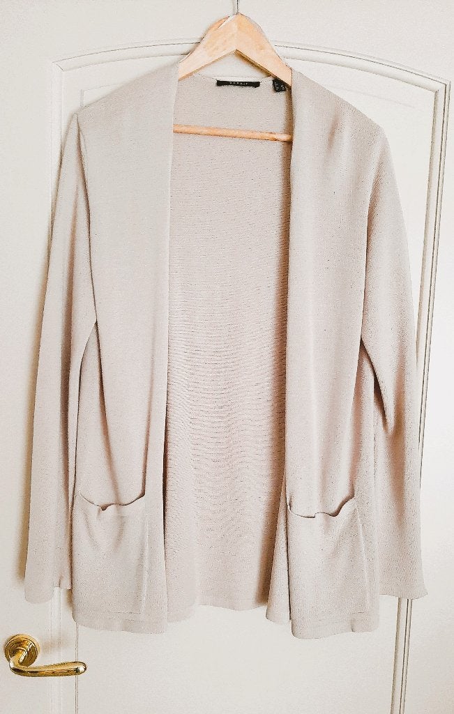 Te koop:Zo goed als nieuw!Mooie beige cardigan van Esprit, L, Beige, Maat 42/44 (L), Ophalen of Verzenden, Zo goed als nieuw