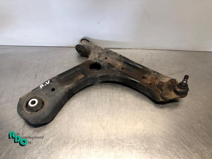 Draagarm rechts-voor van een Skoda Fabia (Fabia 08-), Gebruikt, -, -, Ophalen of Verzenden