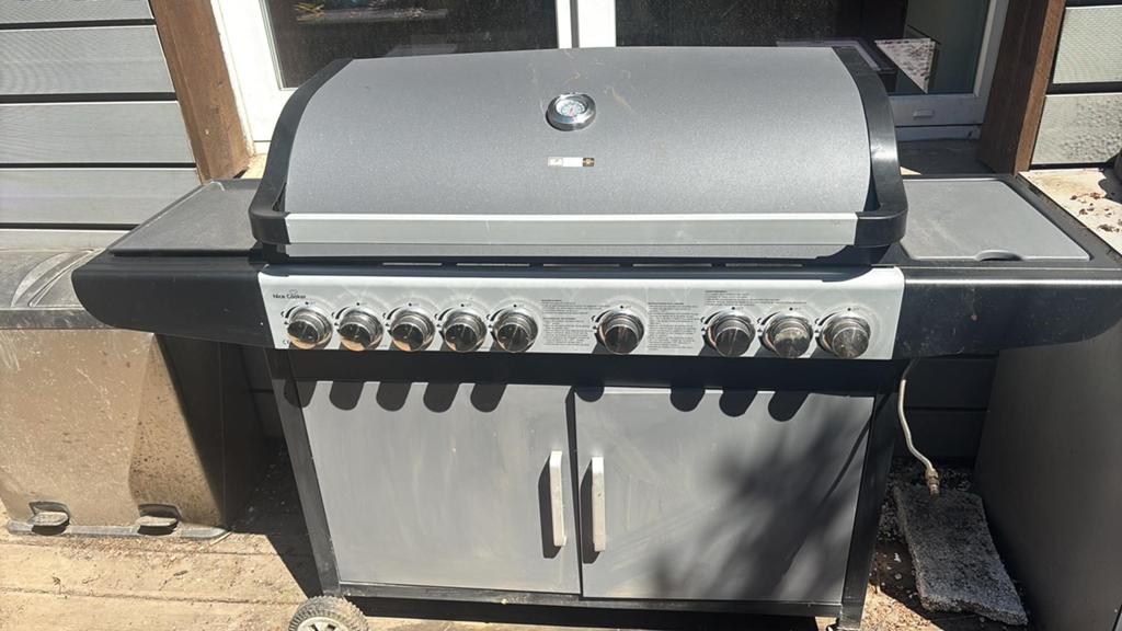 Barbecue a gaz, Enlèvement, Comme neuf