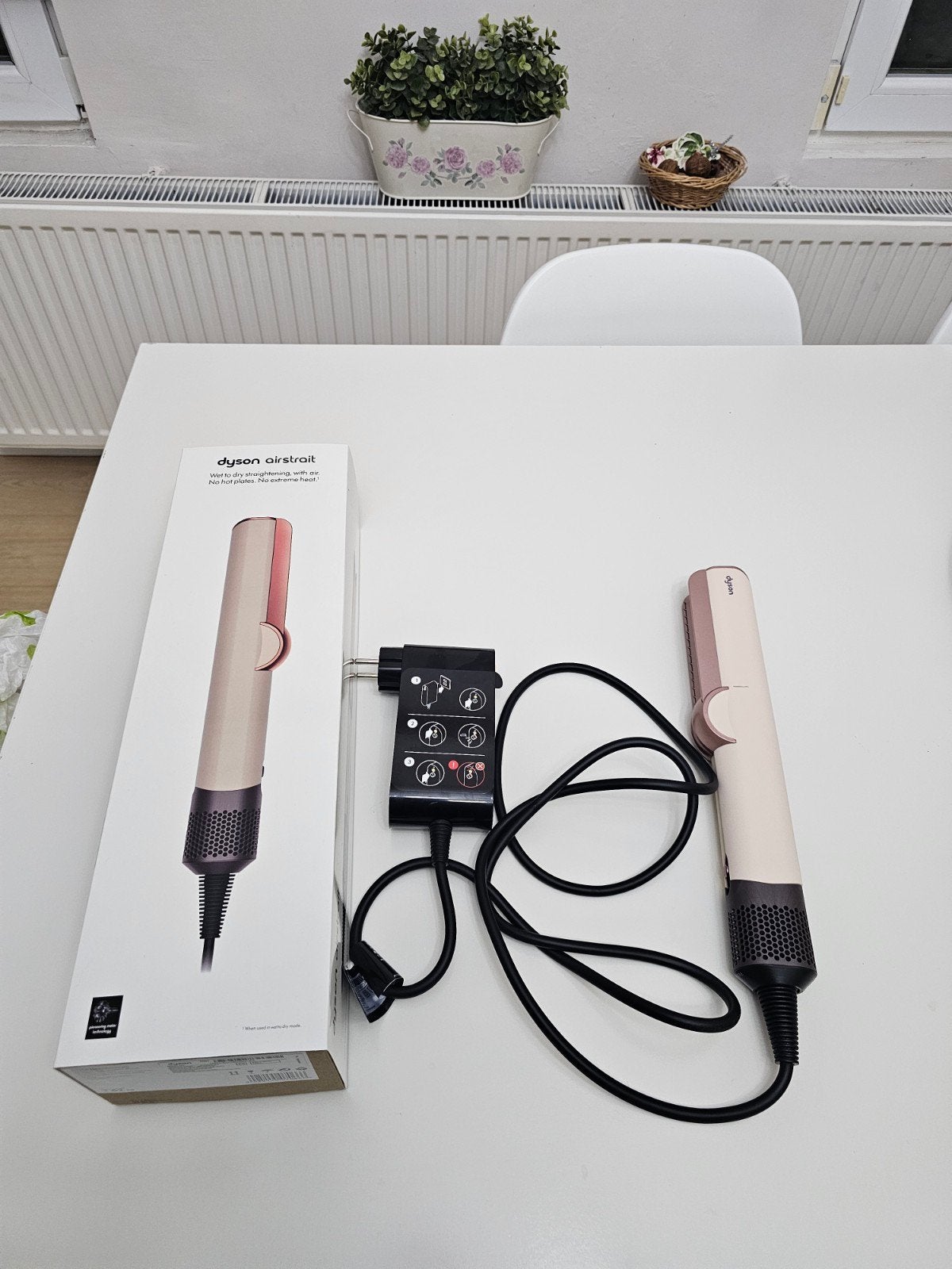 Dyson airstrait  dyson lisage, Bijoux, Sacs & Beauté, Beauté | Soins des cheveux, Comme neuf, Fer à friser ou Lisseur, Enlèvement ou Envoi