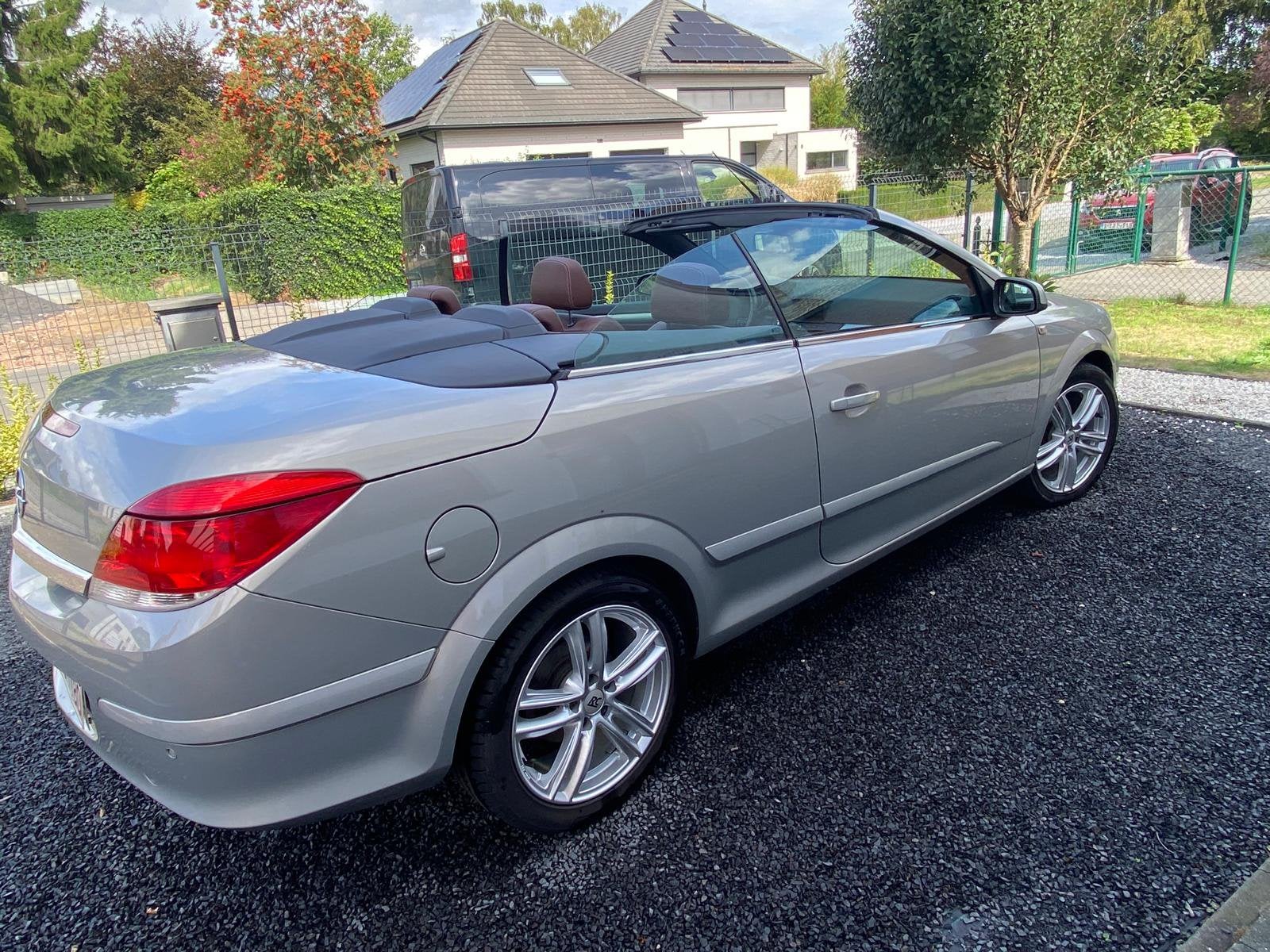 Opel Astra TwinTop, Auto's, 4 zetels, 4 cilinders, Cabriolet, 0 kg