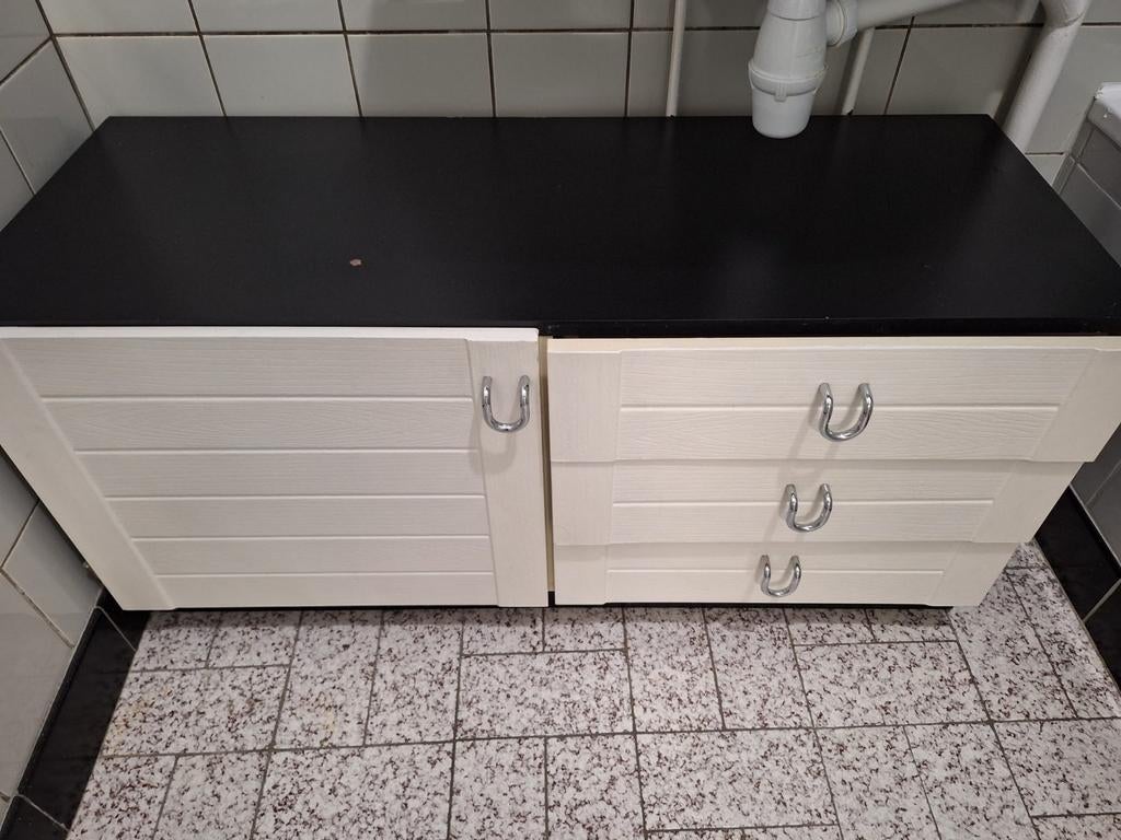 GRATIS kast, Ophalen