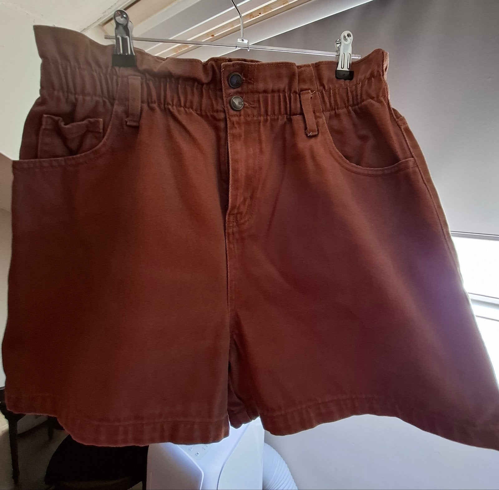 Short van I am, Kleding | Dames, Broeken en Pantalons, Ophalen, Maat 42/44 (L)