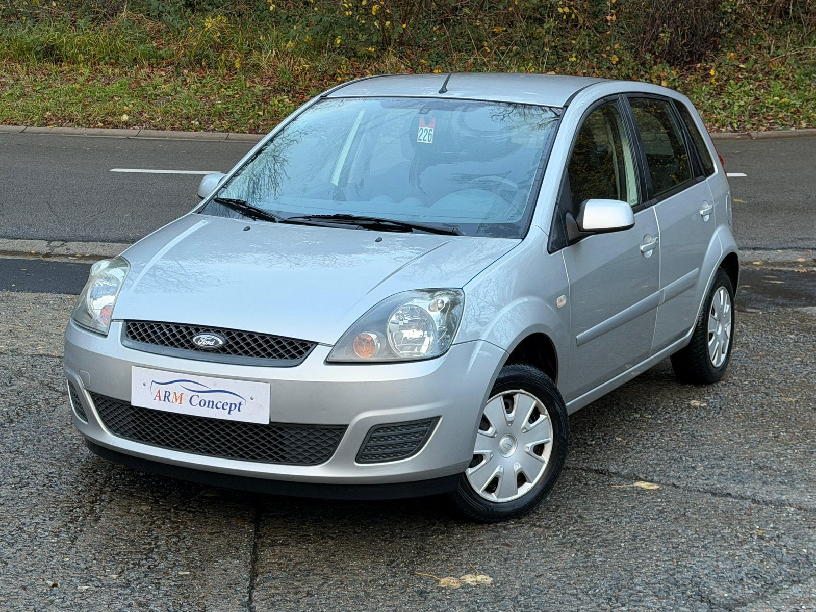 Ford Fiesta 1.3 Essence 2008 prete à immatriculer, Autos, Argent ou Gris, Achat, Entreprise, Boîte manuelle