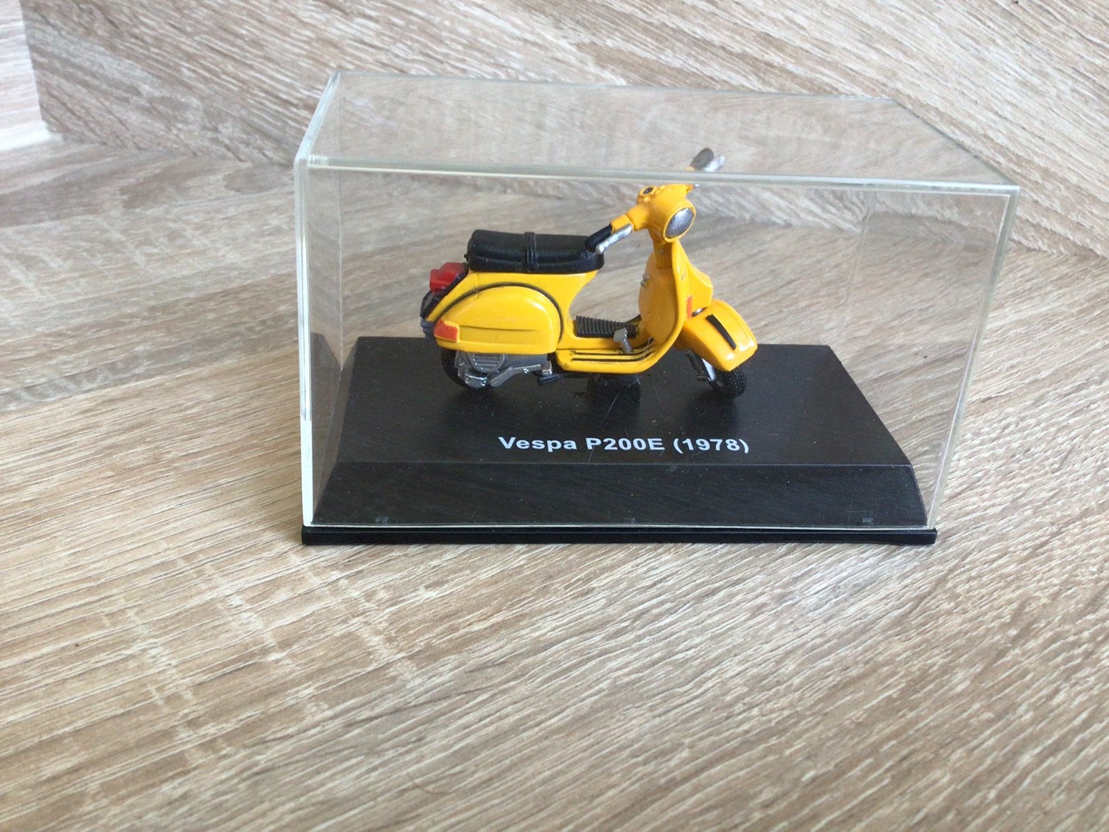 Model vespa p200E, Ophalen of Verzenden, Zo goed als nieuw