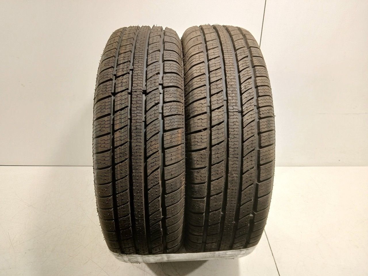 Bandenset 2 stuks 4-Seizoenen 195 65 R15, Auto-onderdelen, Banden en Velgen, Onderdelen@venauto.nl, Van der Ven Autorecycling B.V.
