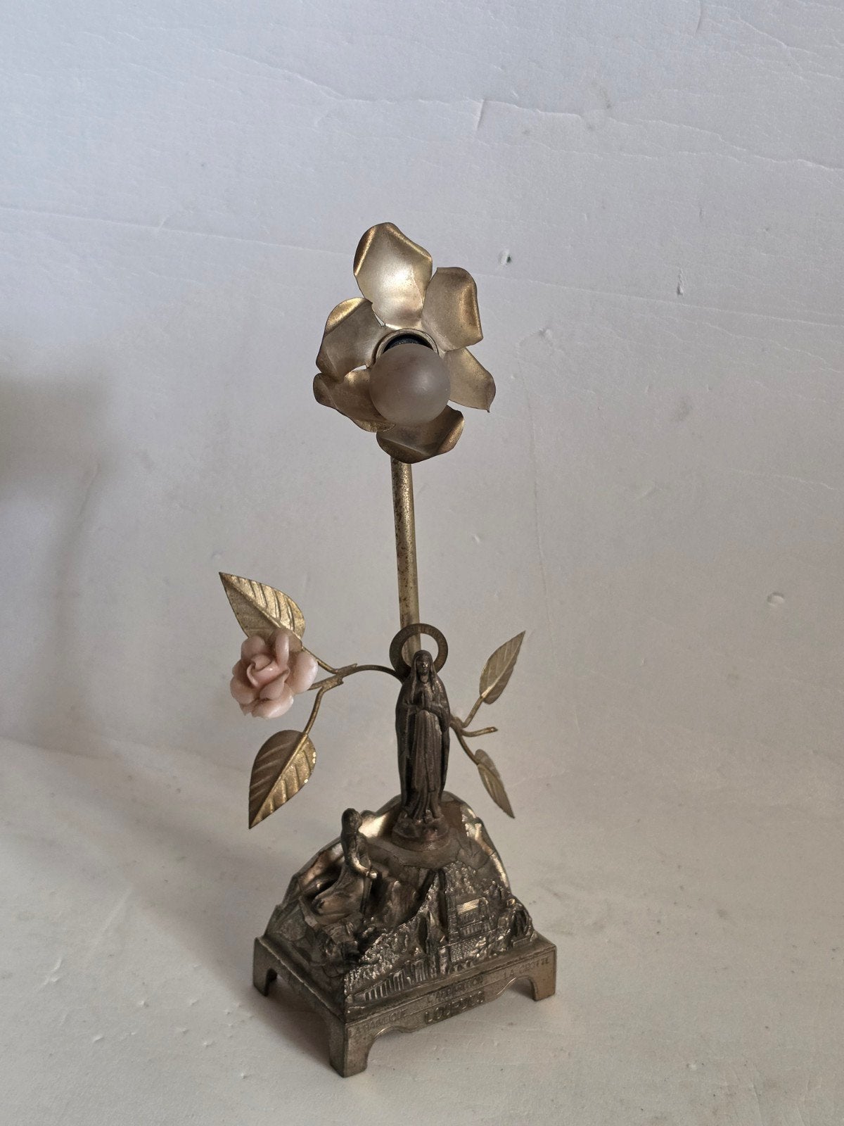 Stunning Lourdes religious diorama musicbox and table lamp, Verzamelen, Ophalen, Christendom | Katholiek