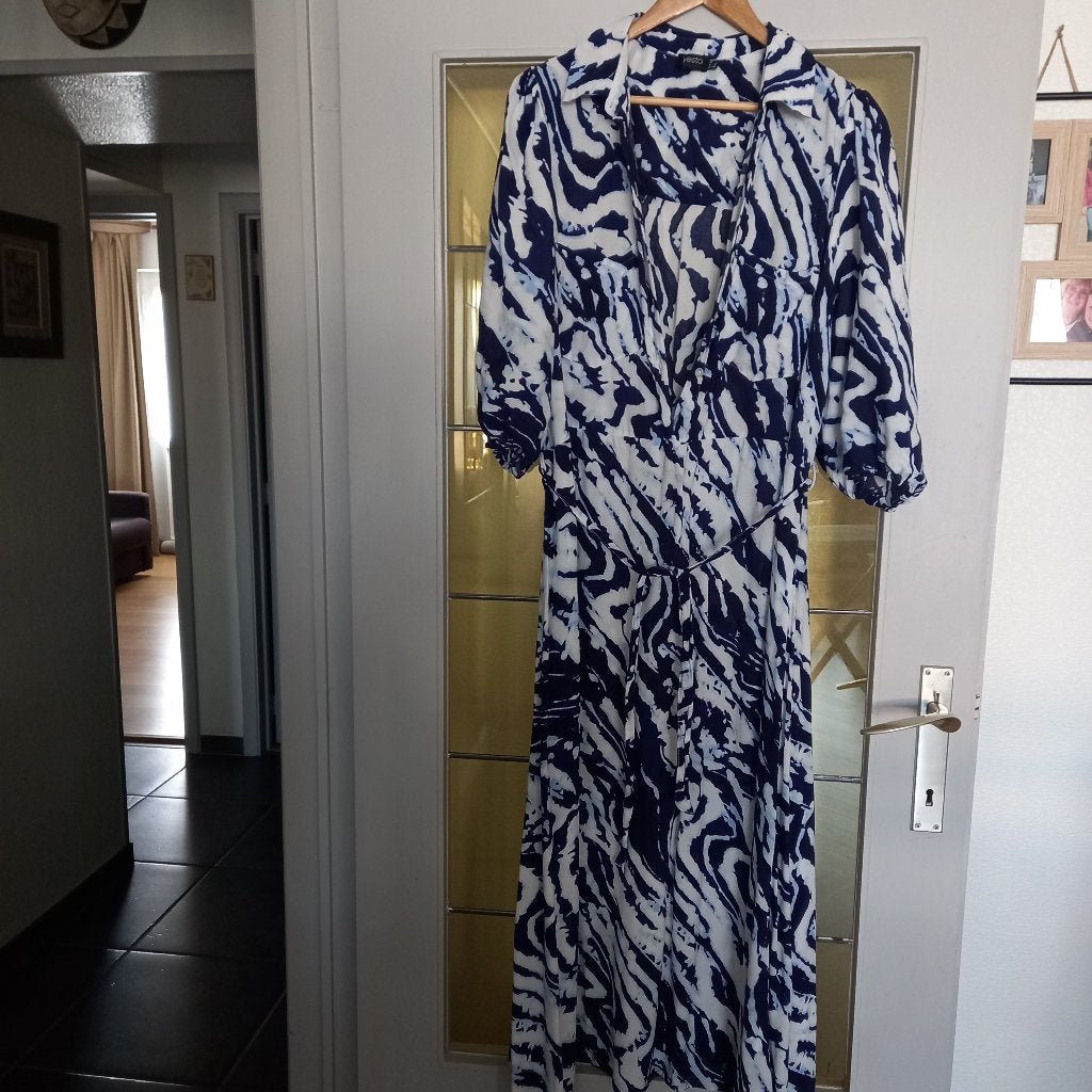 Robe longue bleue/blanche T48, Vêtements | Femmes, Robes, Taille 46/48 (XL) ou plus grande, Enlèvement ou Envoi, Yesta, Comme neuf