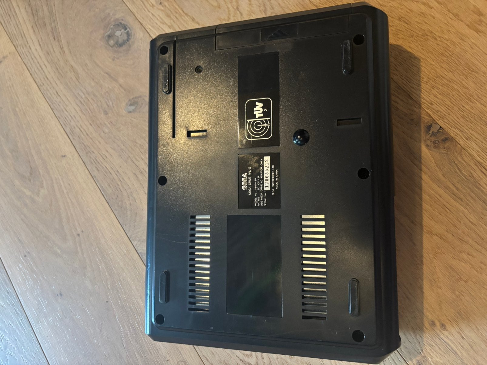 Sega Mega Drive PAL-G * Model 1600-20, Consoles de jeu & Jeux vidéo, Enlèvement ou Envoi, Comme neuf, Avec 1 manette, Mega Drive