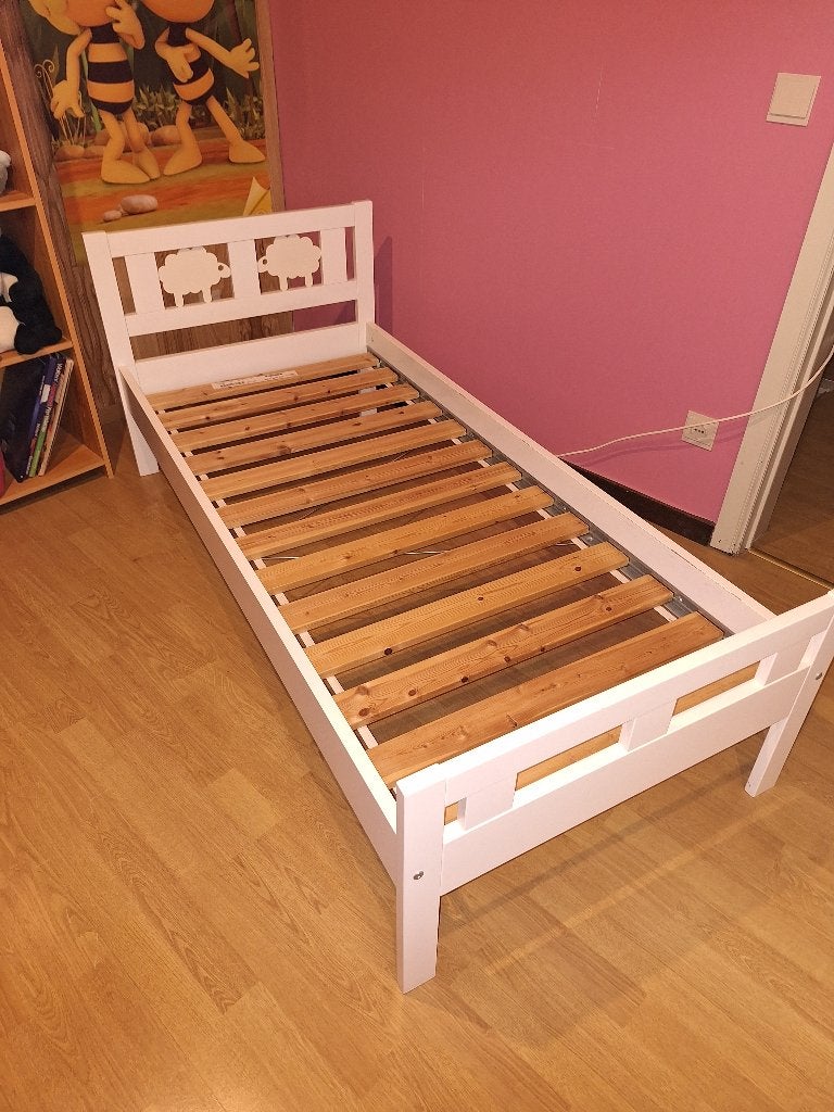 kinderbed 165 * 75 cm, Ophalen, 70 tot 85 cm, Zo goed als nieuw, Matras