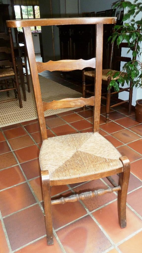 ANCIENNE CHAISE D'EGLISE, PRIE-DIEU, Enlèvement, Utilisé