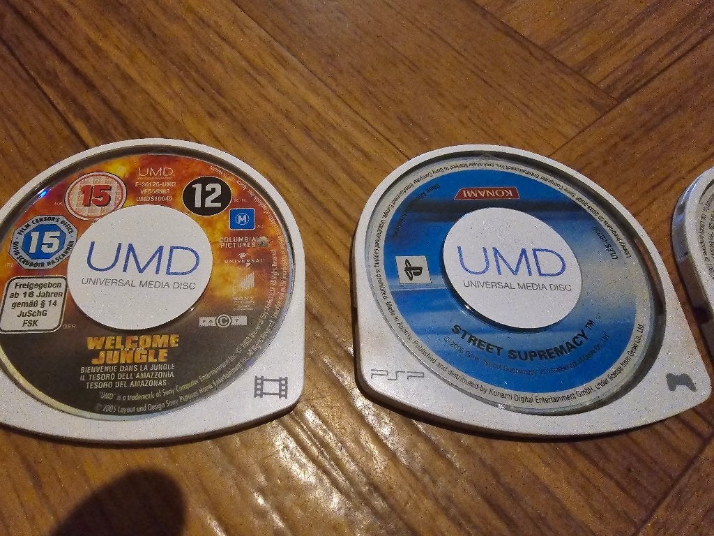 5 jeux Sony PSP + pochette portative Psp, Games en Spelcomputers, Spelcomputers | Sony PSP, Ophalen, Zo goed als nieuw, Overige kleuren