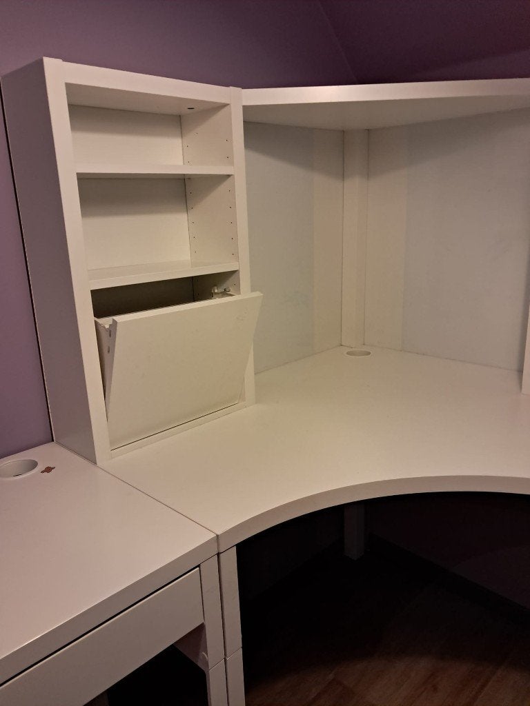 hoek bureau met lange bureau tafel, Goulotte de câbles, Utilisé, IKEA, Moderne