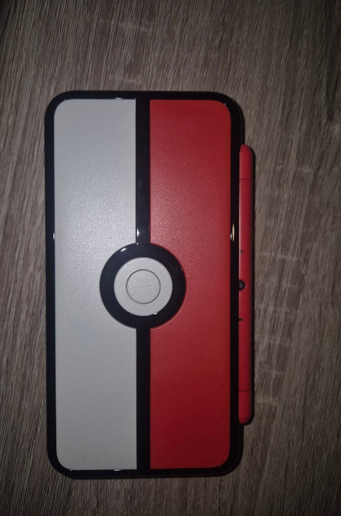 Nintendo 2DS XL POKEBALL EDITION, Ophalen, 2DS XL, Zo goed als nieuw, Rood