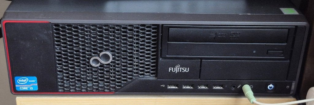 Fujitsu Esprimo E700 met veel spelletjes en luidsprekers, Computers en Software, Ophalen, Gebruikt, HDD, 500 GB