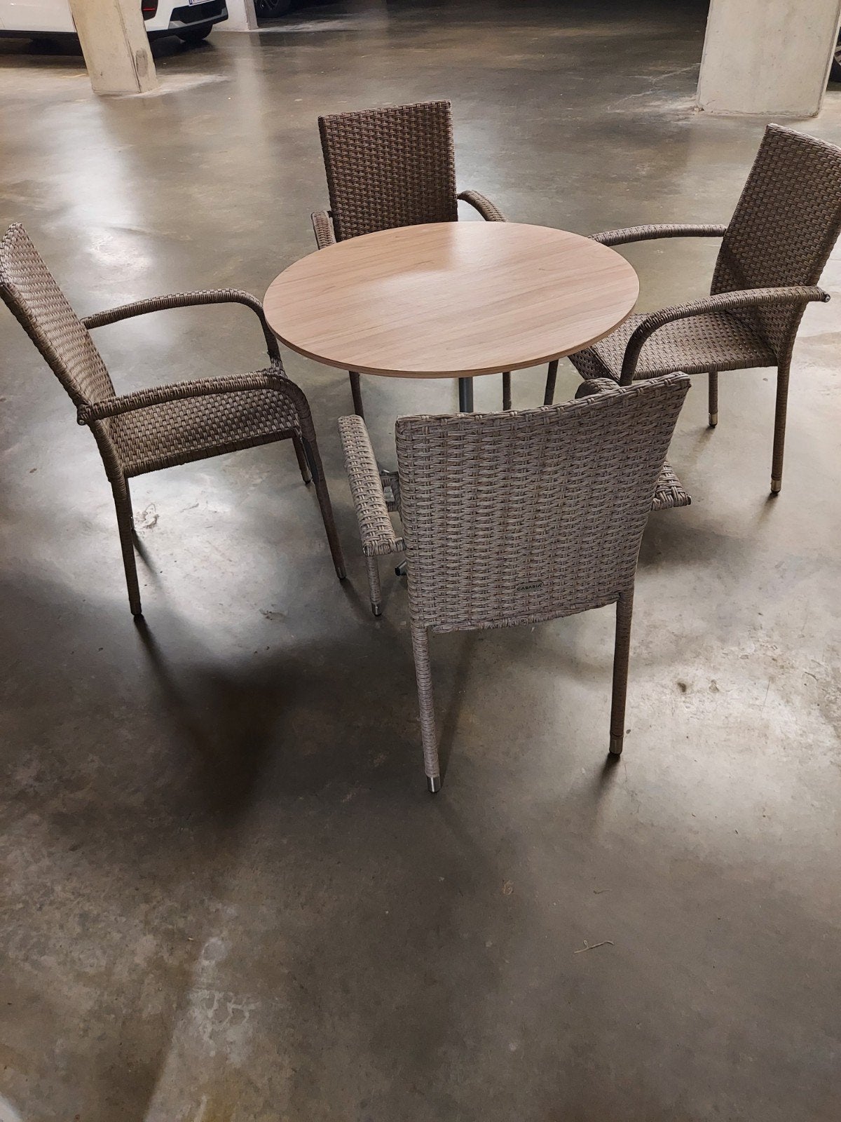ensemble de balcon : 1 table de 90 tailles environ et 4 chai, Enlèvement, Utilisé, 4 places, Salons de jardin
