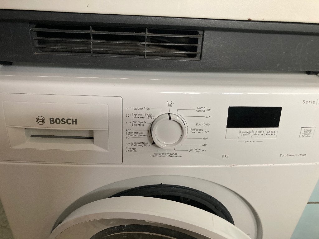 Wasmachine, Elektronische apparatuur, Ophalen, 1200 tot 1600 toeren, Minder dan 85 cm, 8 tot 10 kg
