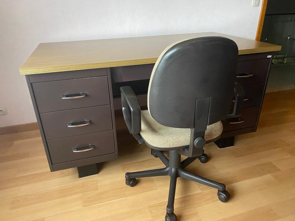 Stijlvol bureaumeubel - donkerbruin gelakt metaal, Huis en Inrichting, Bureaus, Ophalen, 150 cm, Metaal, Bruin