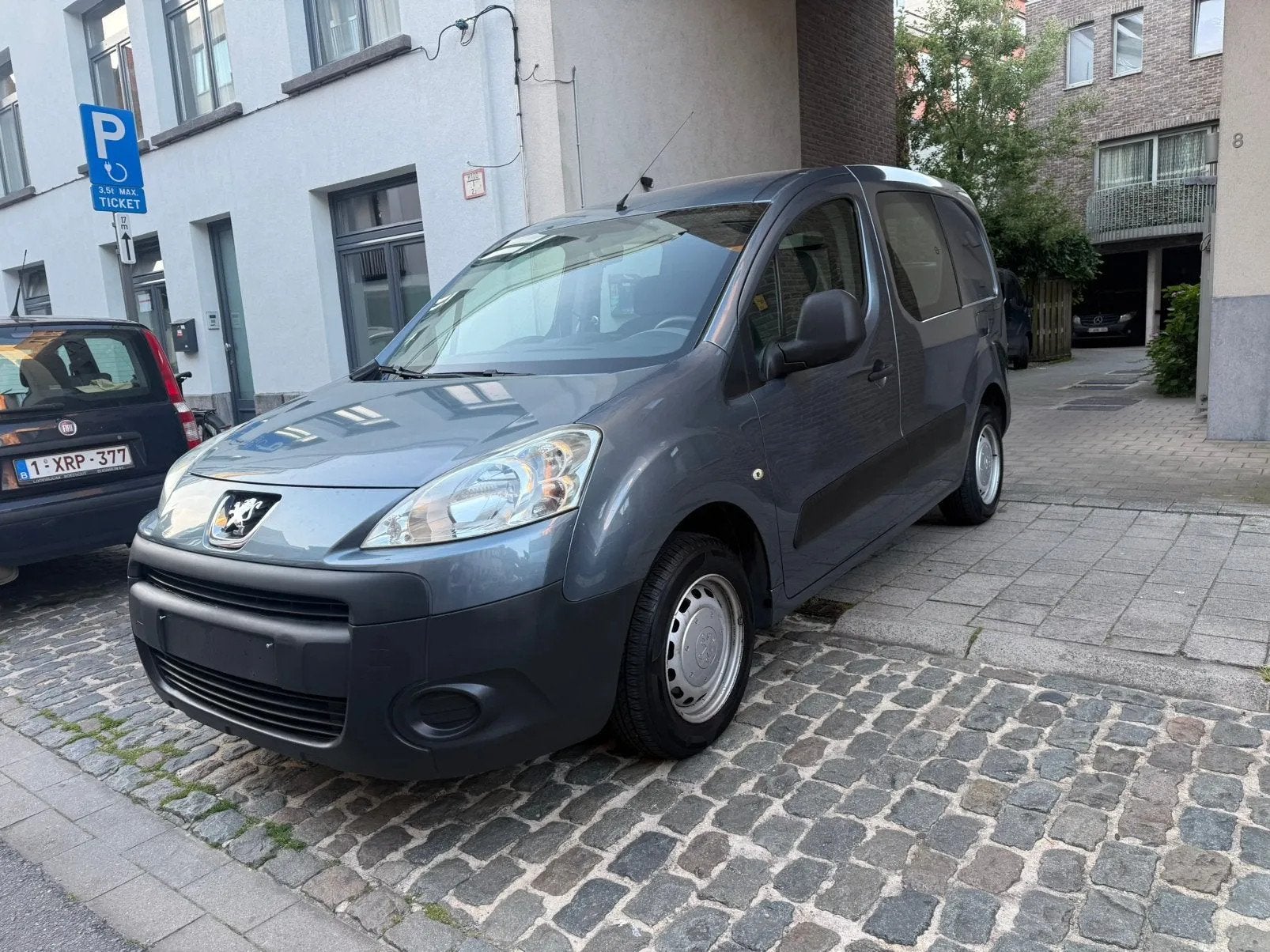 PEUGEOT PARTNER / 1.6 BENZINE / 31000KM / OHB / GARANTIE, Auto's, 4 deurs, Monovolume, Gebruikt, Overige kleuren