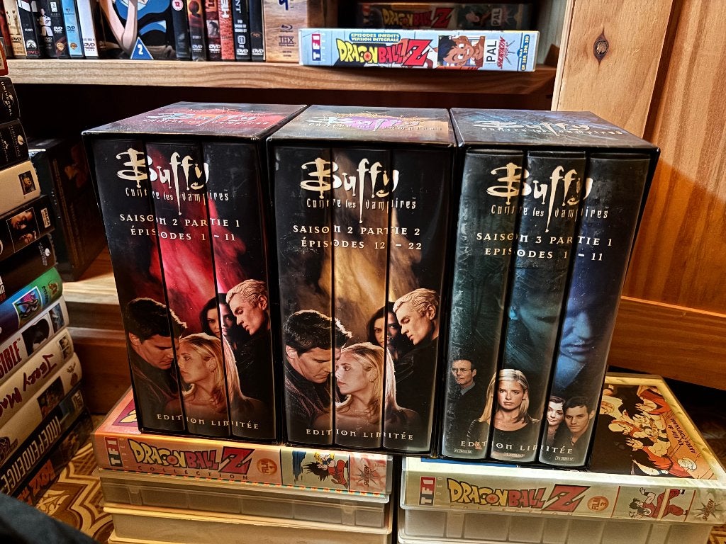 3 coffrets VHS Buffy contre les vampires, Cd's en Dvd's, Verzenden, Alle leeftijden, Science Fiction en Fantasy, Zo goed als nieuw