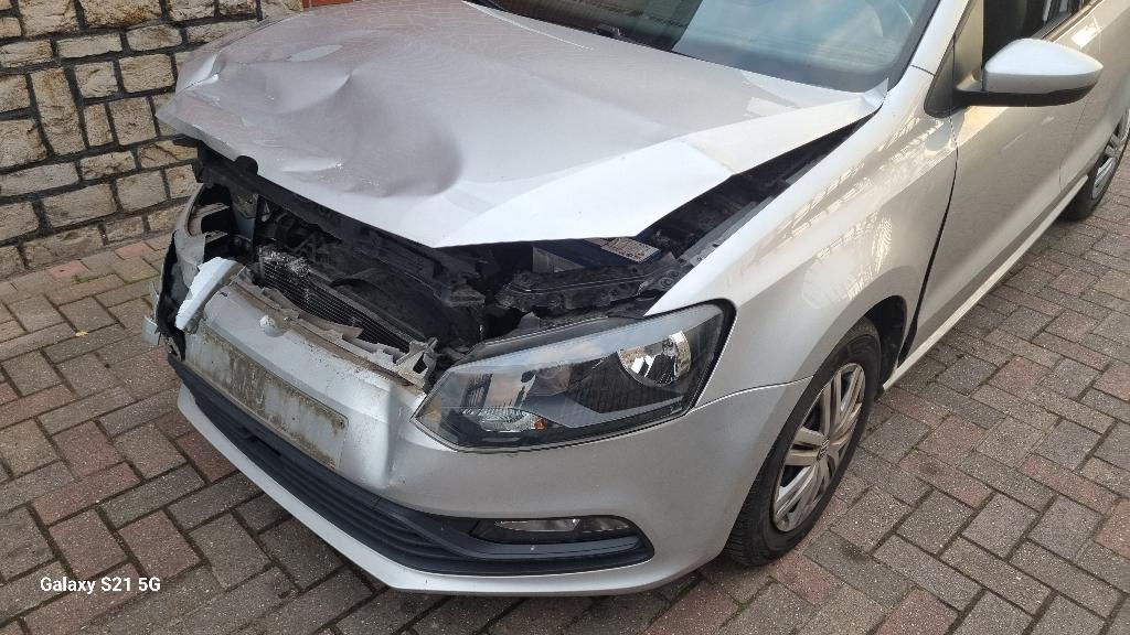 Polo  1.0mpi   093.000km  bj.2016   ongeval, Auto's, Voorwielaandrijving, Stof, 5 deurs, Particulier