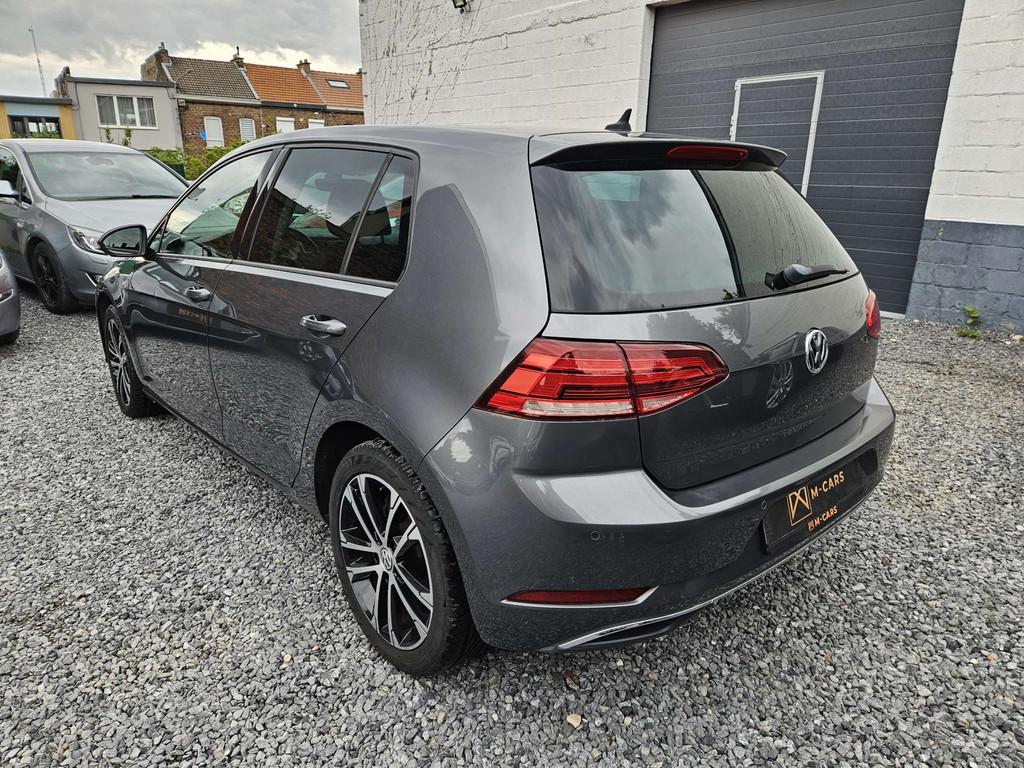 Volkswagen Golf 7.5 * LED * SIEGES CHAUFFANTS* (bj 2017), Auto's, Stof, Euro 6, 4 cilinders, 116 pk