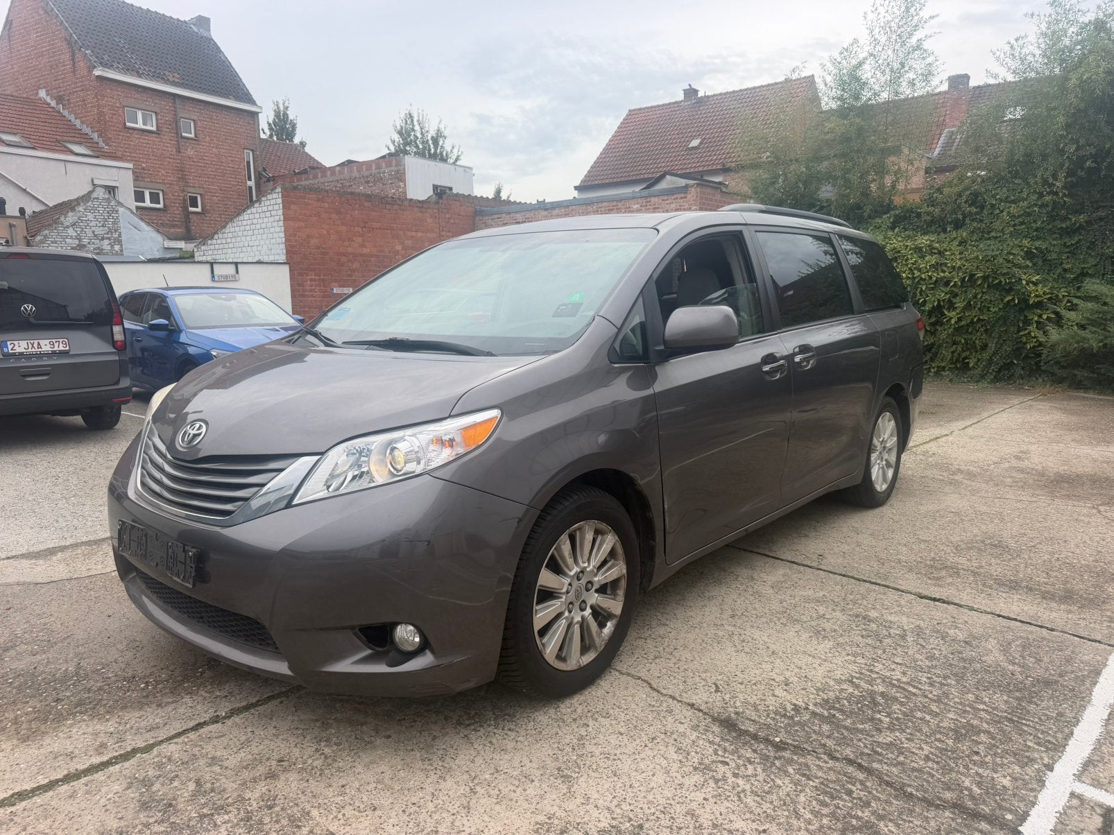 Toyota Sienna 3.5 V6 Benzine Automaat – 2010, Auto's, Automaat, Bedrijf, Cruise Control, Te koop
