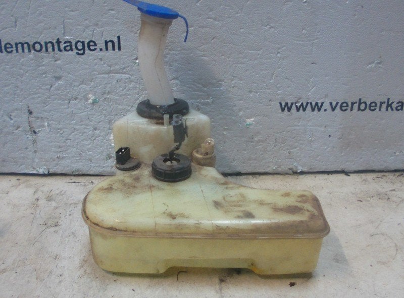 RUITENSPROEIERRESERVOIR Volvo 960 I Estate (01-1990/01-1997), Gebruikt, Info@volvocars.com, Volvo, Volvo Car Germany GmbH