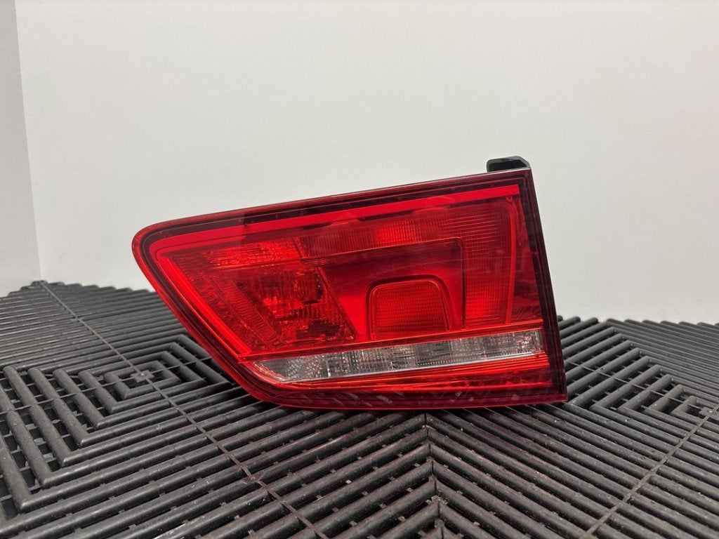 FEU ARRIÈRE GAUCHE Golf Sportsvan (AUVS) (|510945093K|), Volkswagen, Volkswagen AG, Utilisé, Kundenbetreuung@volkswagen.de