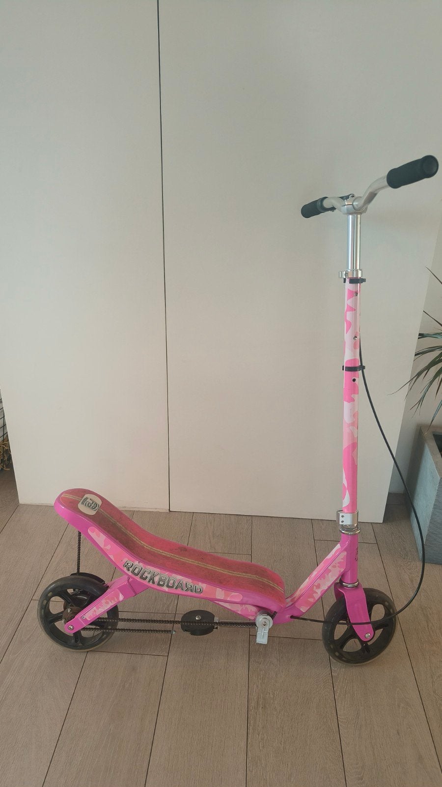Rockboard step (Space Scooter), roze camouflage, Fietsen en Brommers, Ophalen