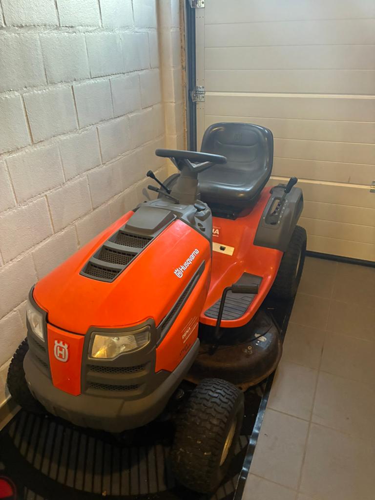 Husvarna lt151 zitmaaier, Ophalen, Zo goed als nieuw