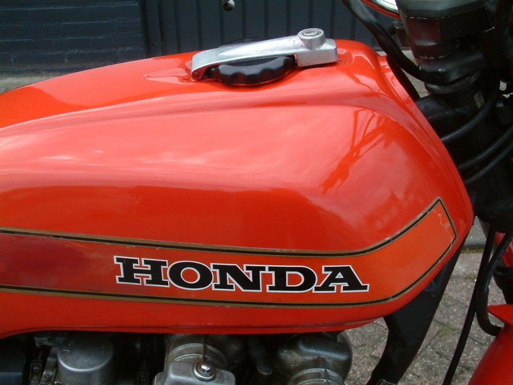 honda bol dor benzine tank -zadel met achterstuk - zijkappen, Motos, Enlèvement, Utilisé