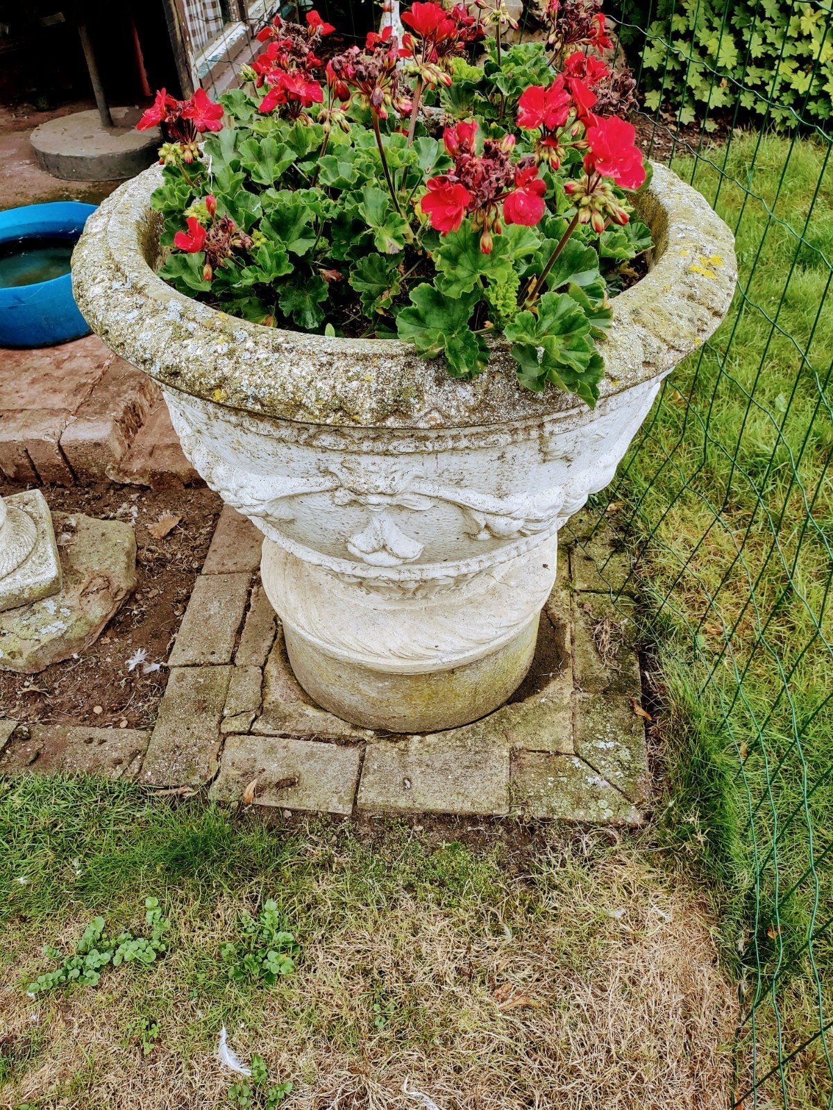Grote stenen bloempot., Tuin en Terras, Tuinvazen, Ophalen, Gebruikt