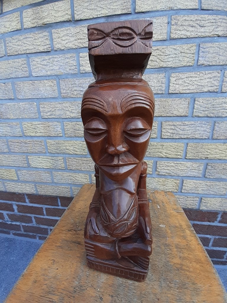 Congolees houten beelden, Ophalen