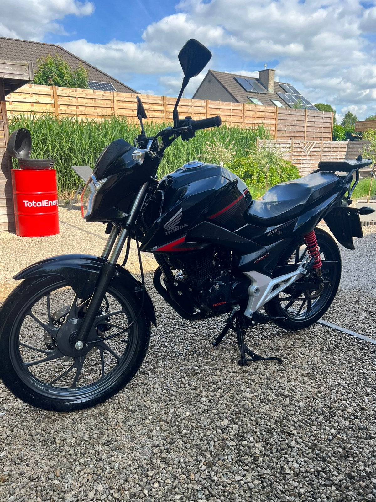 Honda cb125f