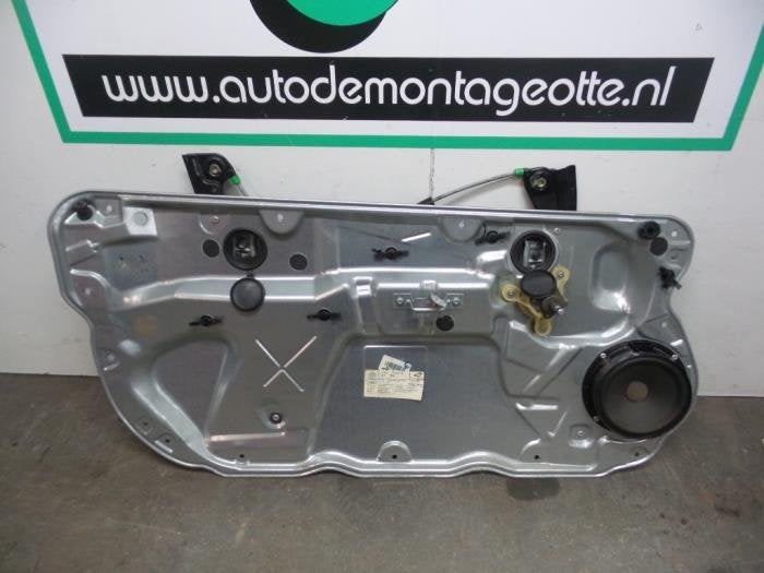 Mécanique vitre 2portes avant droite d'un Volkswagen Polo (, Volkswagen, -, 3 mois de garantie, Utilisé