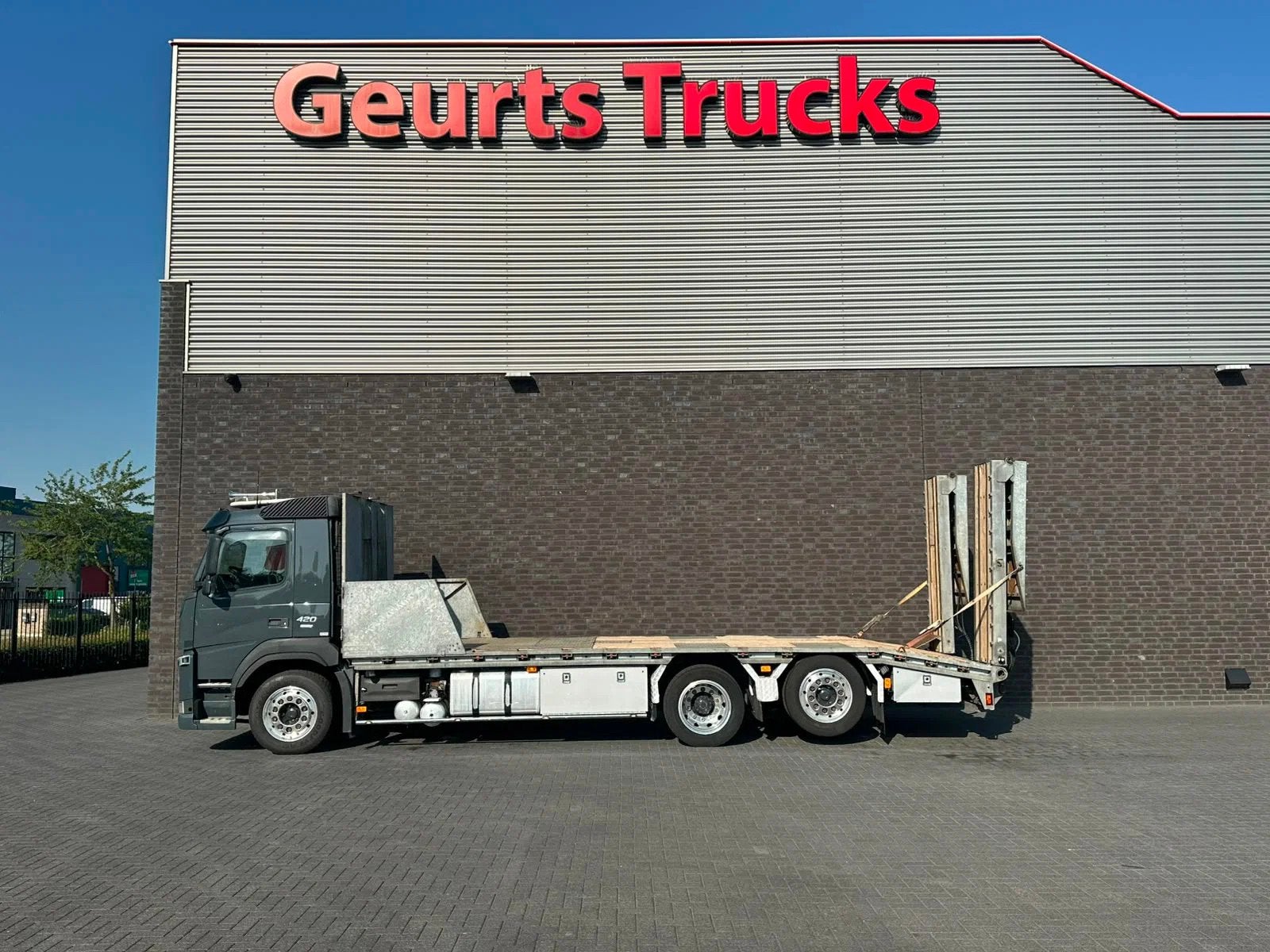 Volvo FM 420 6X2 OPRIJWAGEN/MACHINE TRANSPORTER/PLATEAU/, Automaat, Euro 6, 420 kW, Diesel