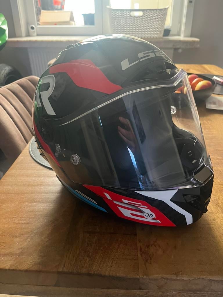 LSZ thunder carbon helm L, Enlèvement, L