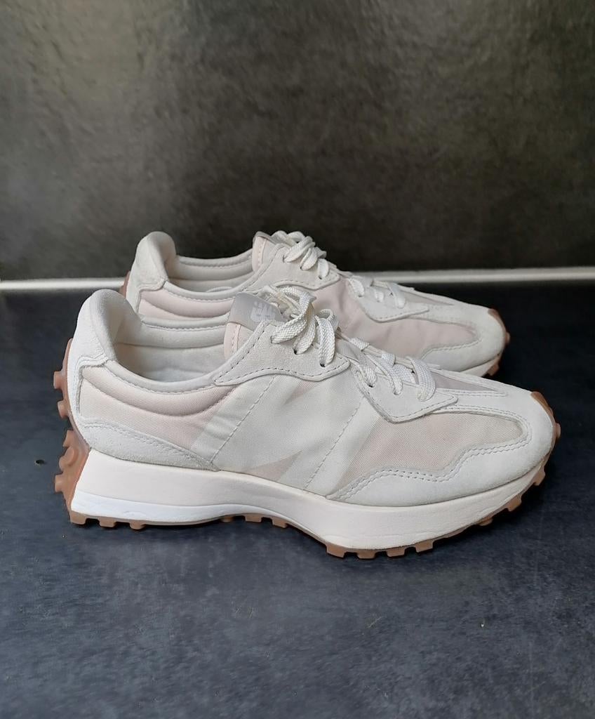 NB 327 authentiek, Beige, New Balance, Ophalen of Verzenden, Zo goed als nieuw