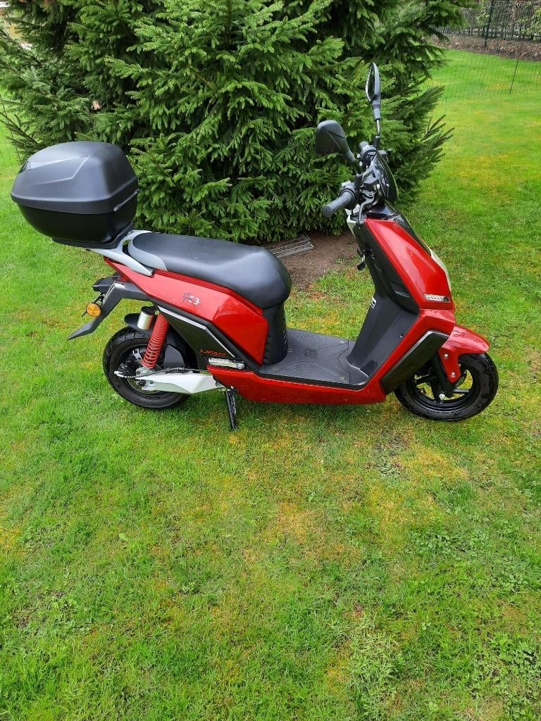 E Scooter, Fietsen en Brommers, Scooters | Piaggio, Ophalen, Overige modellen, Elektrisch, Klasse B (45 km/u)
