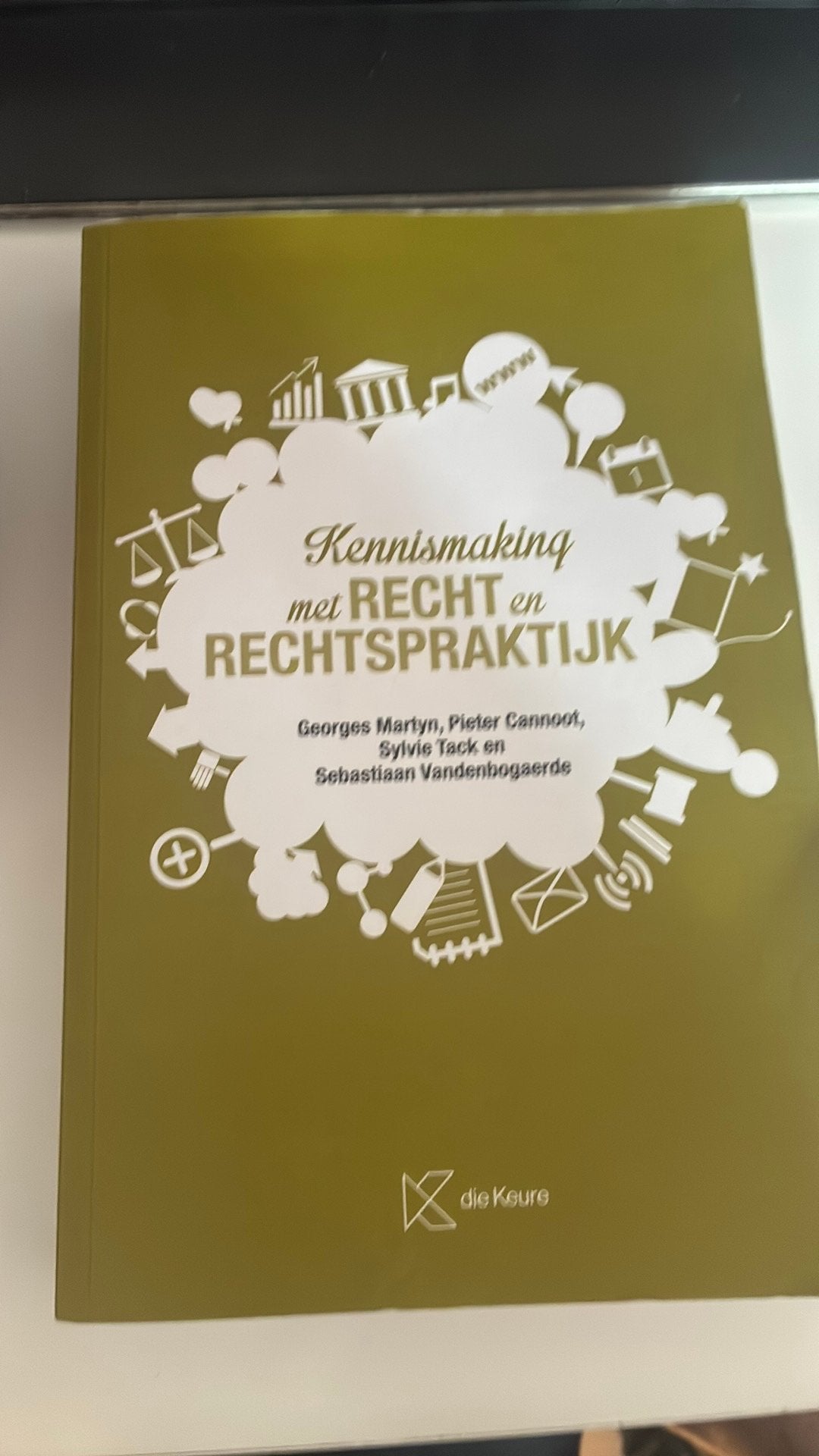 Boek rechtsbeginselen - 1e bachelor rechten Uhasselt, Livres, Enlèvement ou Envoi, Comme neuf, Étude et Techniques