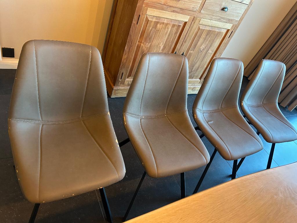 Stoelen gratis af te halen, Ophalen, Overige materialen, Gebruikt, Bruin