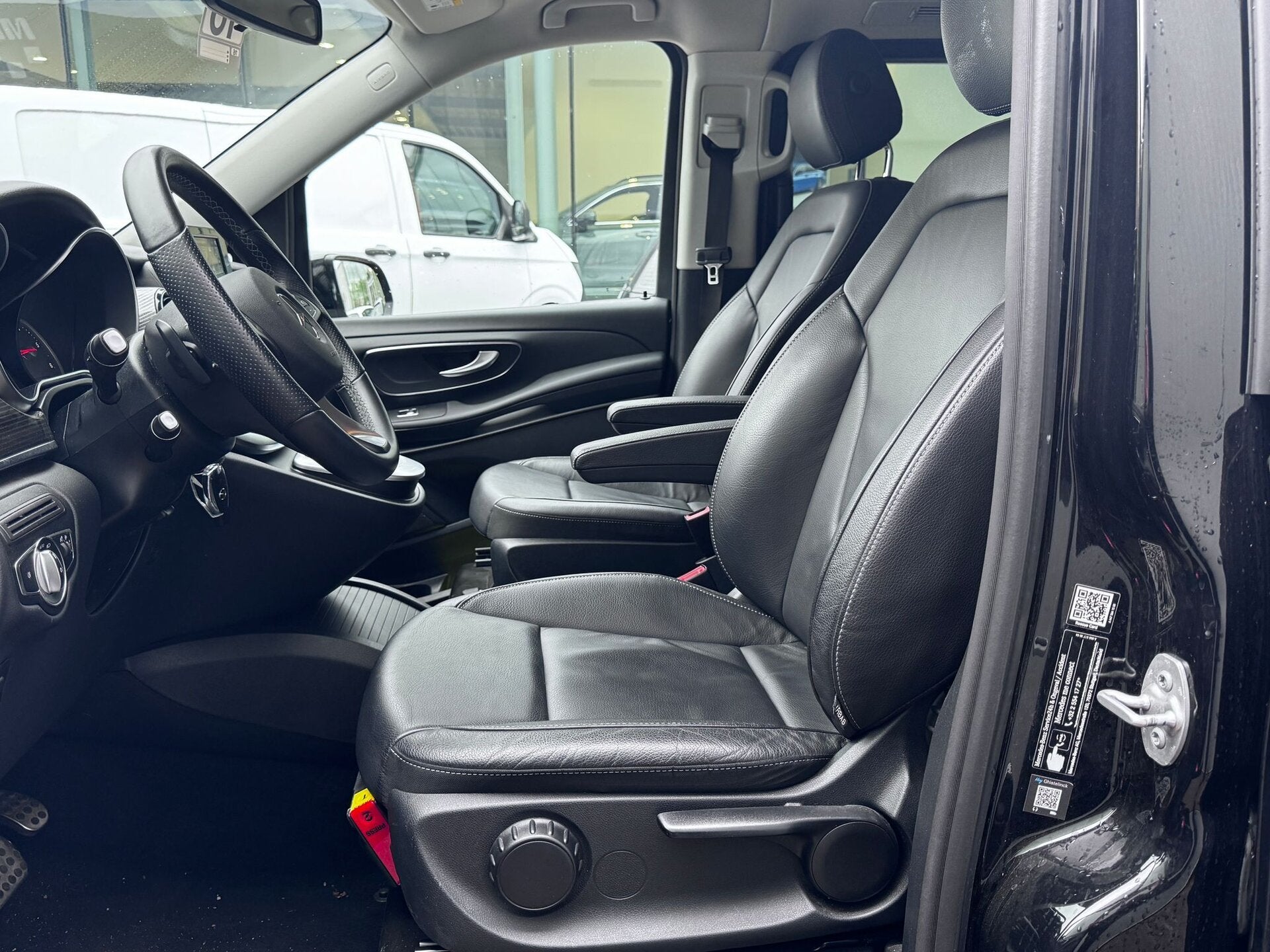 Mercedes-Benz V 220 Lichte Vracht, Automaat, Zwart, 0 kg, Zwart